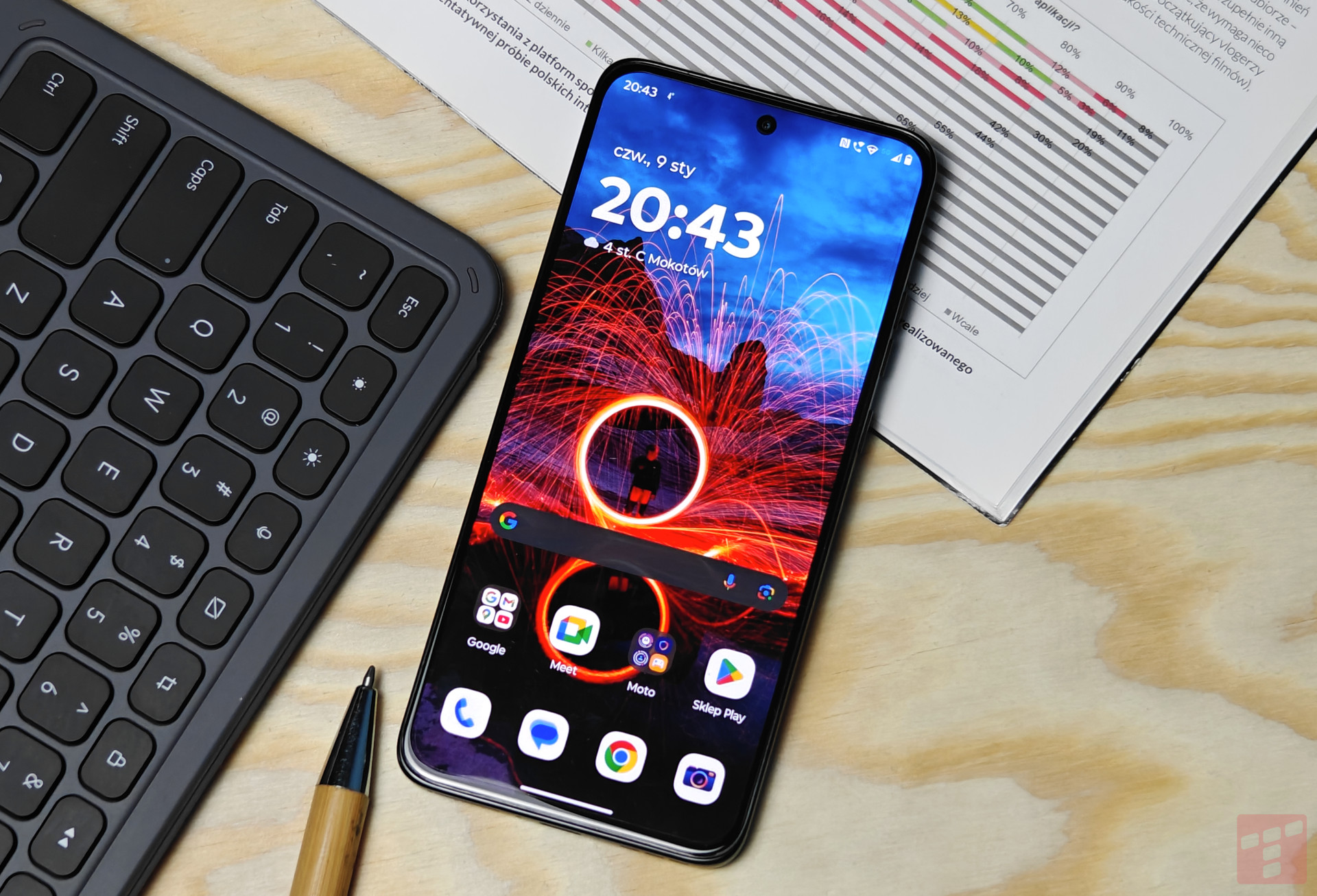 ThinkPhone25 by Motorola: mały twardziel dla biznesmena (test)