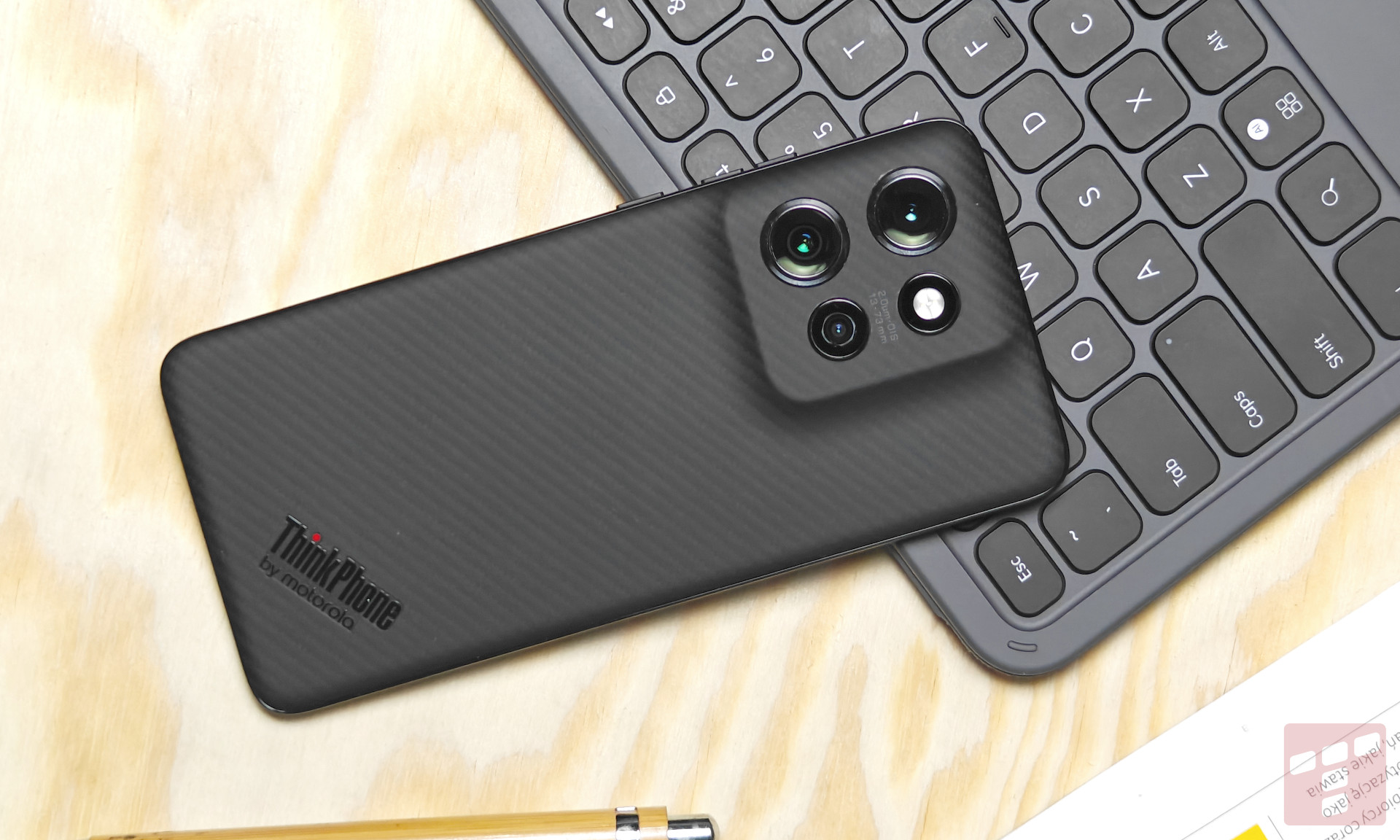 ThinkPhone25 by Motorola: mały twardziel dla biznesmena (test)
