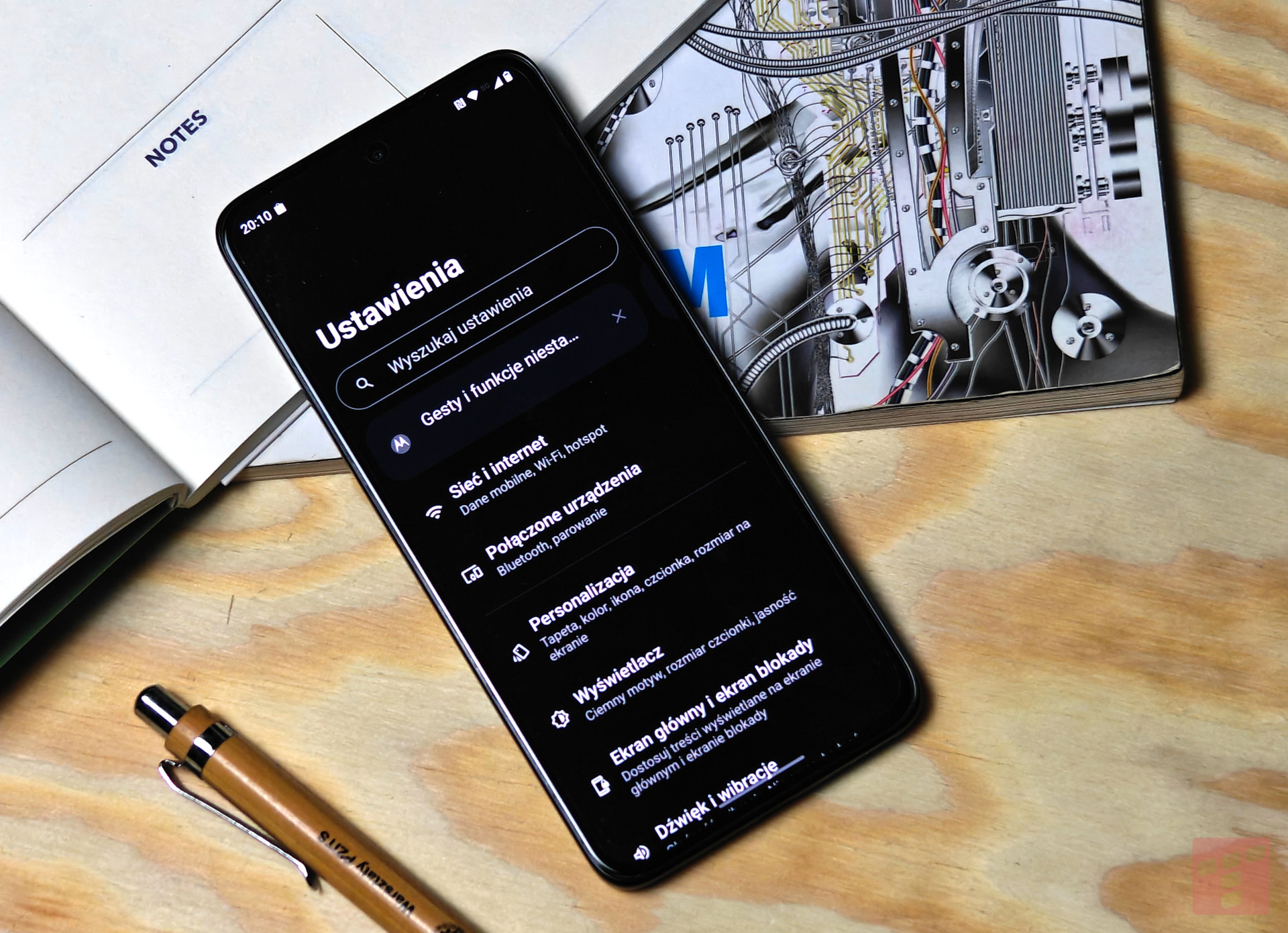 ThinkPhone25 by Motorola: mały twardziel dla biznesmena (test)