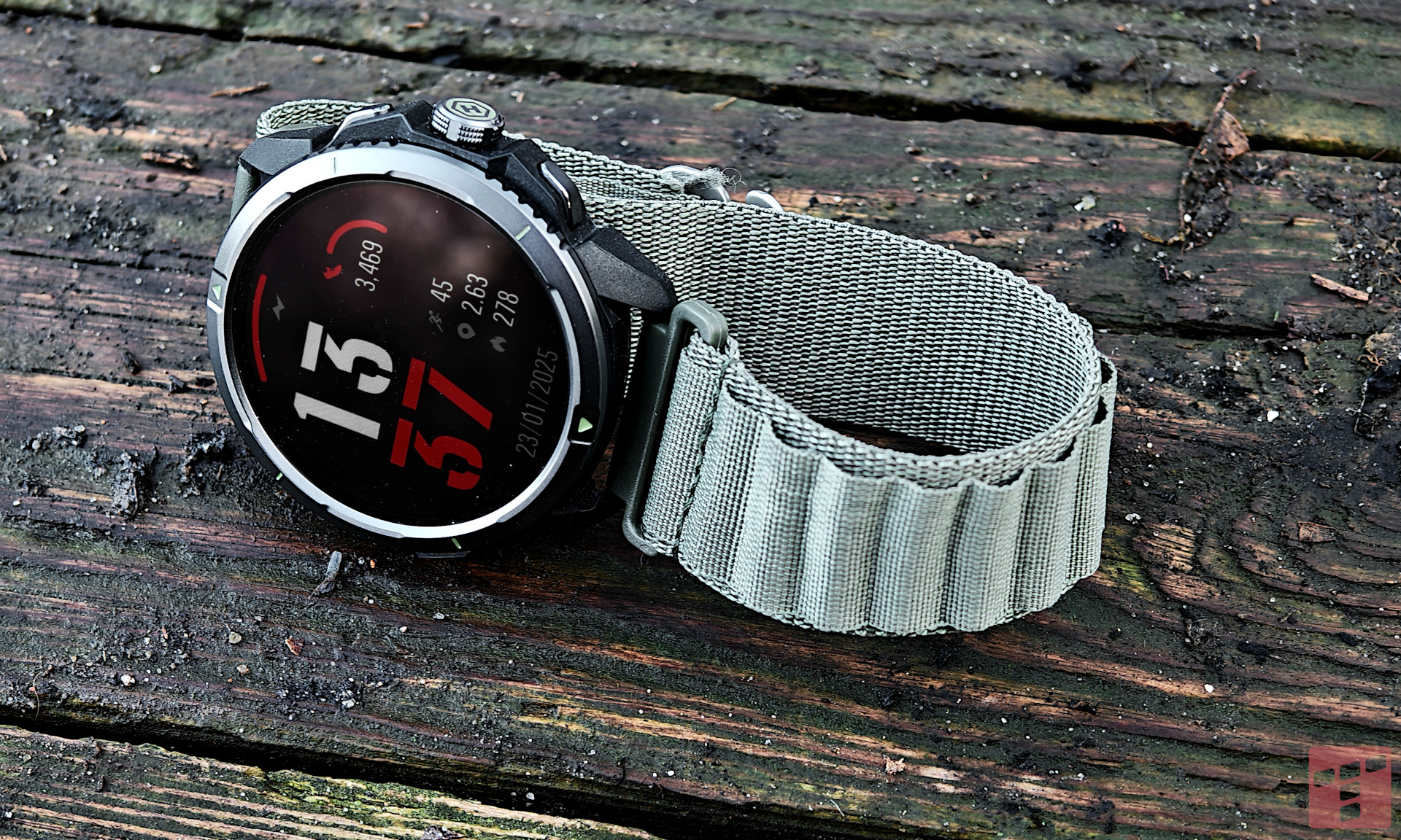 Hammer Watch 2 - militarny sznyt i przystępna cena (test)