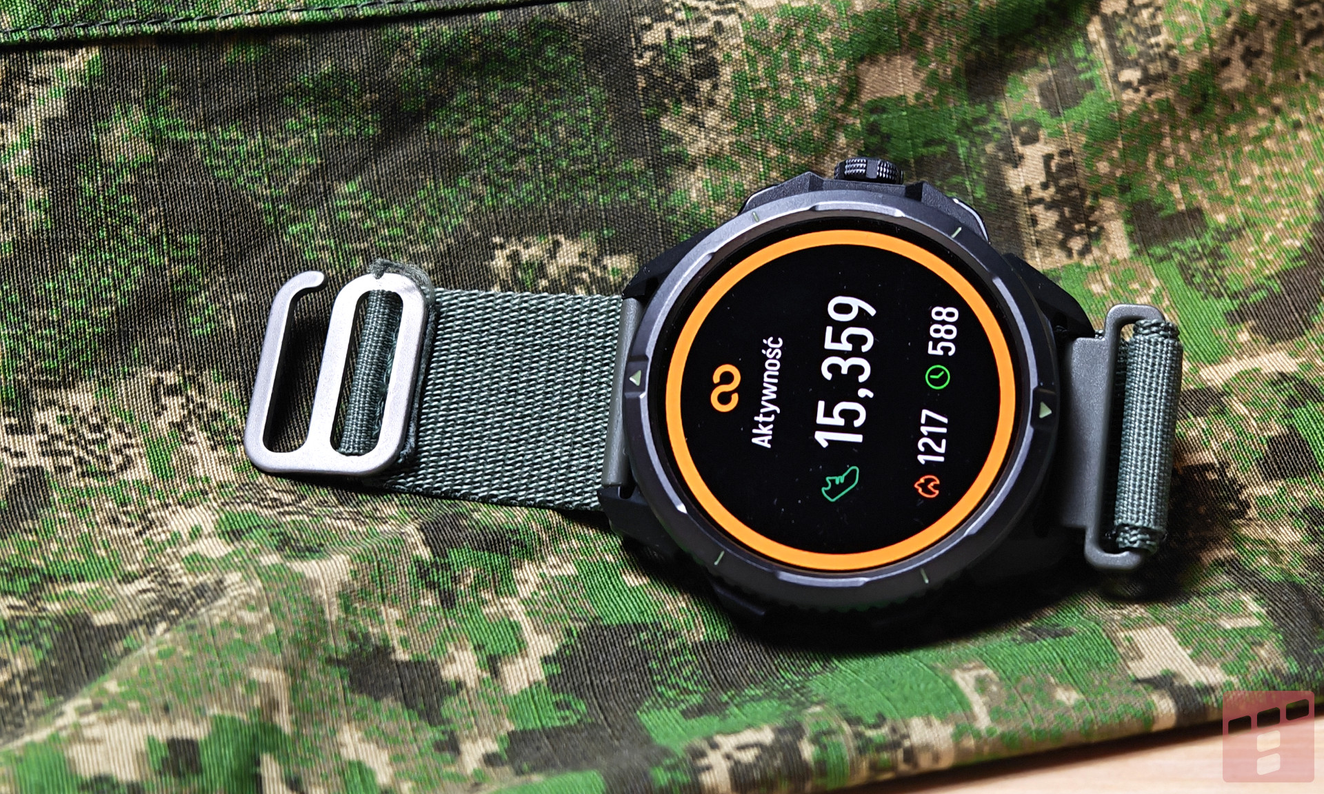 Hammer Watch 2 - militarny sznyt i przystępna cena (test)