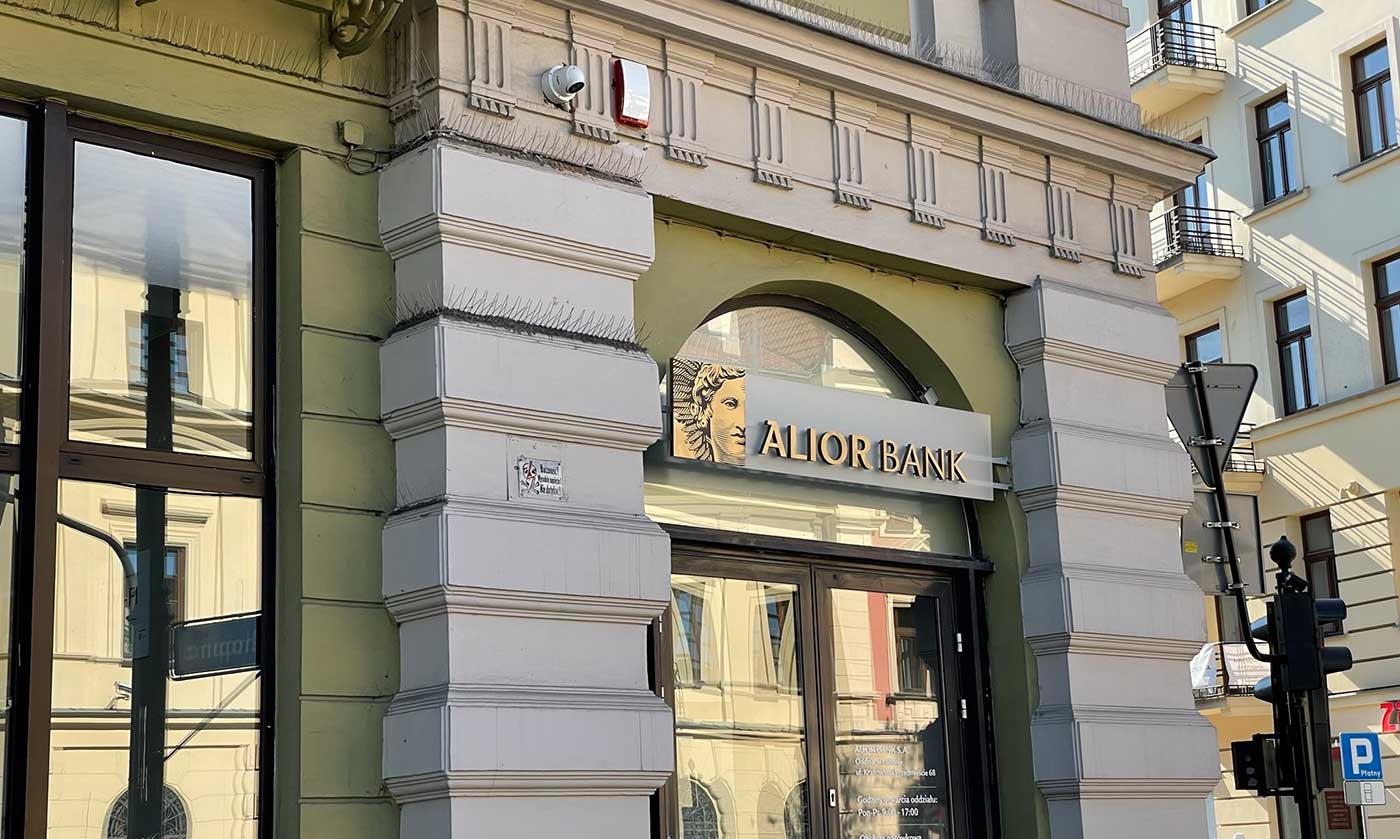 Alior Bank podpowiada jak oszczędzać. Wykorzystuje idealny moment