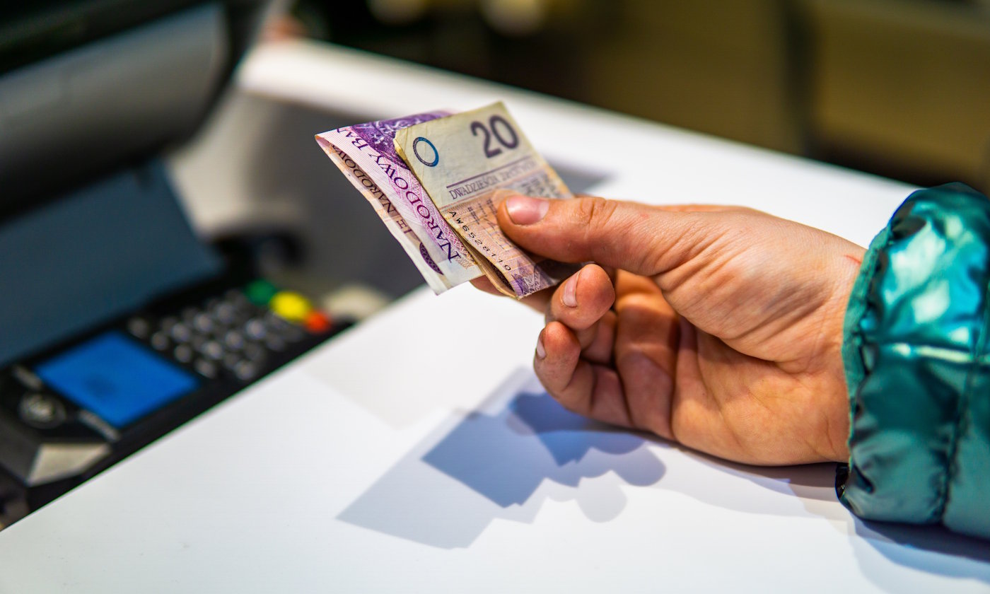 Oszuści znaleźli nowy sposób. Ofiarami stają się młodzi Polacy