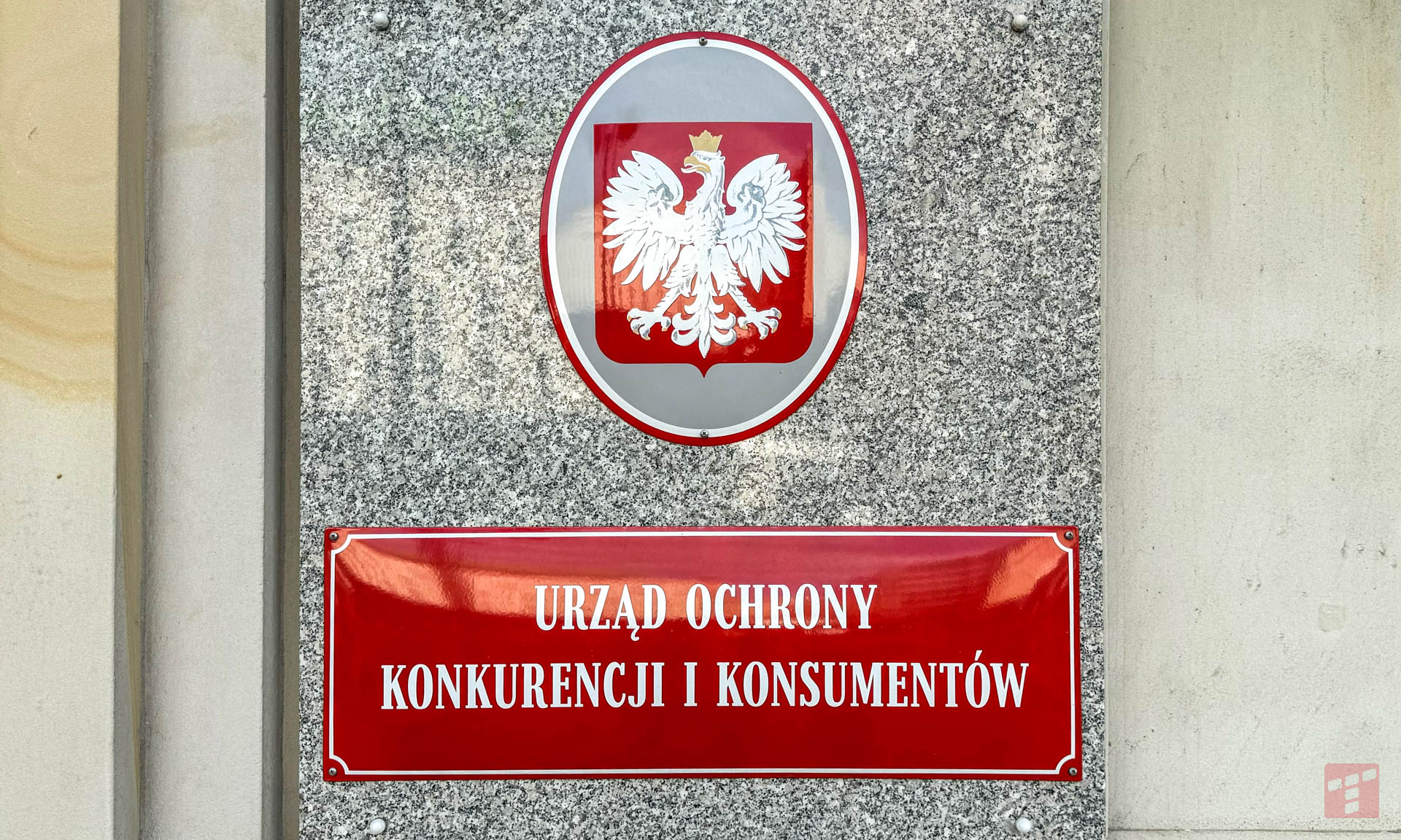 Fałszywe prezenty i manipulacja na pokazach. UOKiK ukarał nieuczciwe firmy