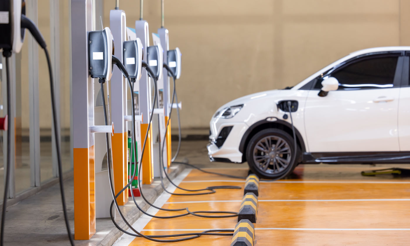 Cios w sektor aut elektrycznych. Chodzi o sieci ładowania