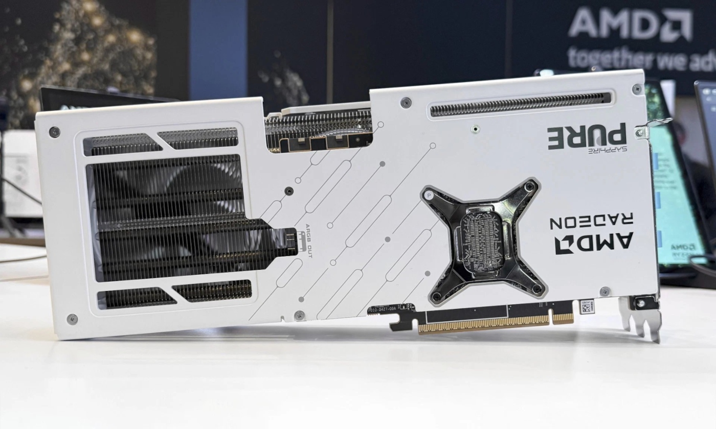 Sapphire Radeon RX 9070 XT PURE w pełnej okazałości
