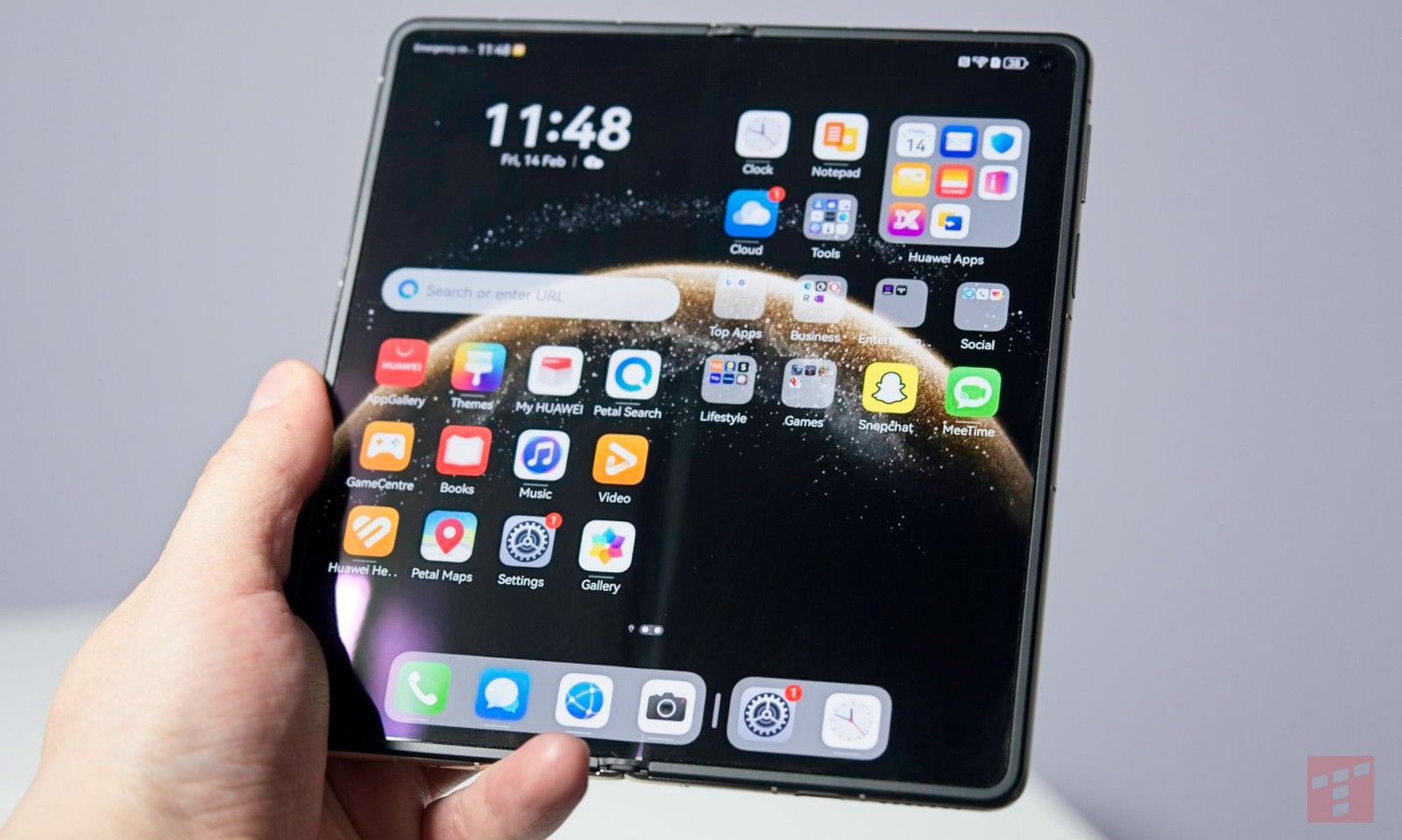 Huawei zawstydził konkurencję. Ten składany smartfon warto kupić