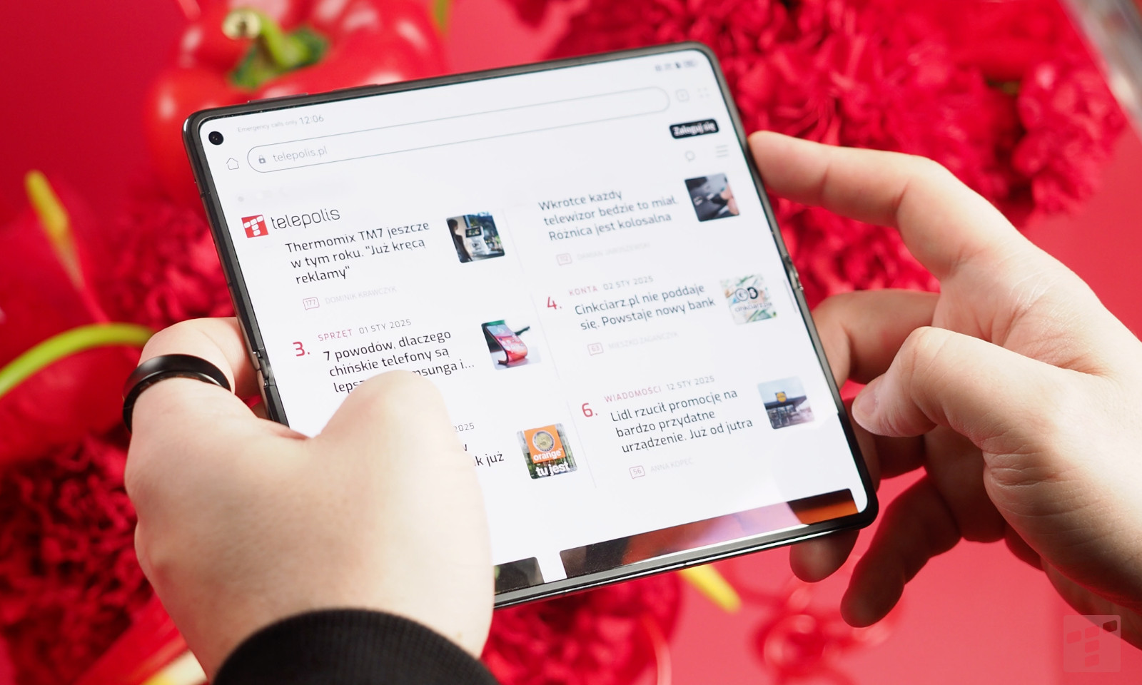 Huawei zawstydził konkurencję. Ten składany smartfon warto kupić