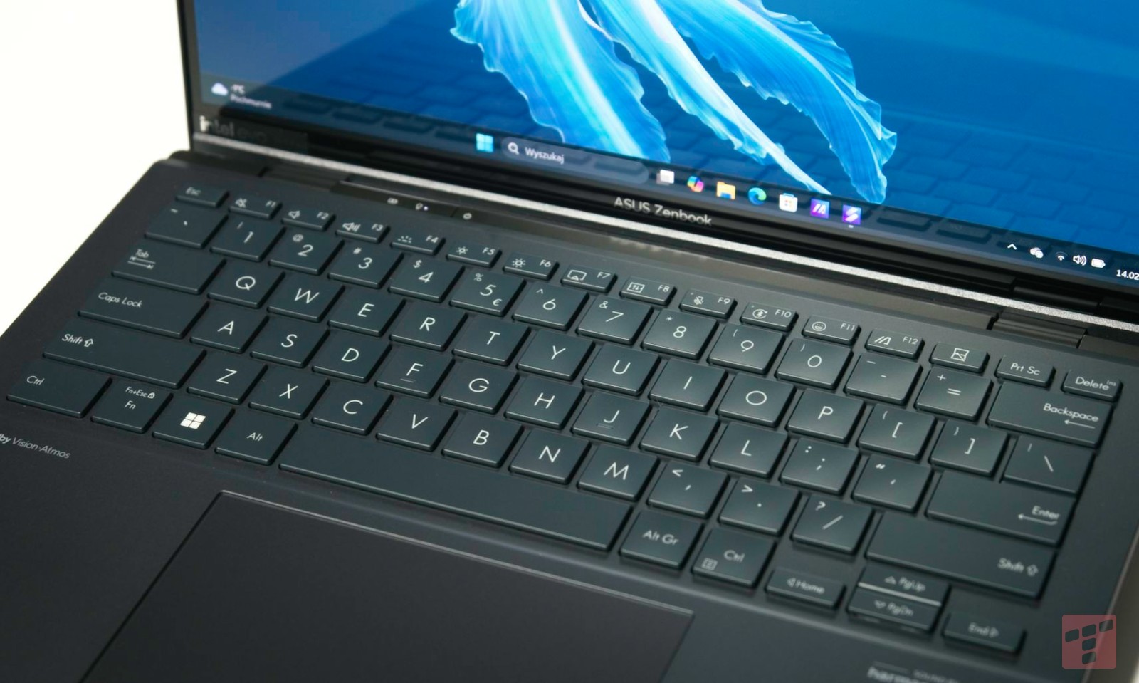 Inne laptopy to przeżytek. ASUS poprawia ideał