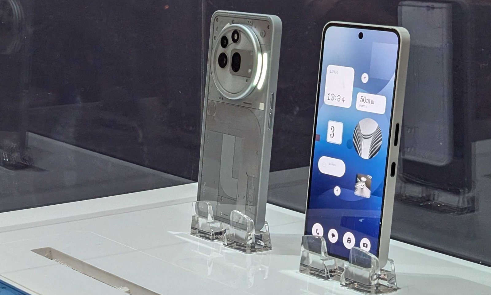 Nothing Phone (3a) i Phone (3a) Pro już są. Te telefony będą hitem