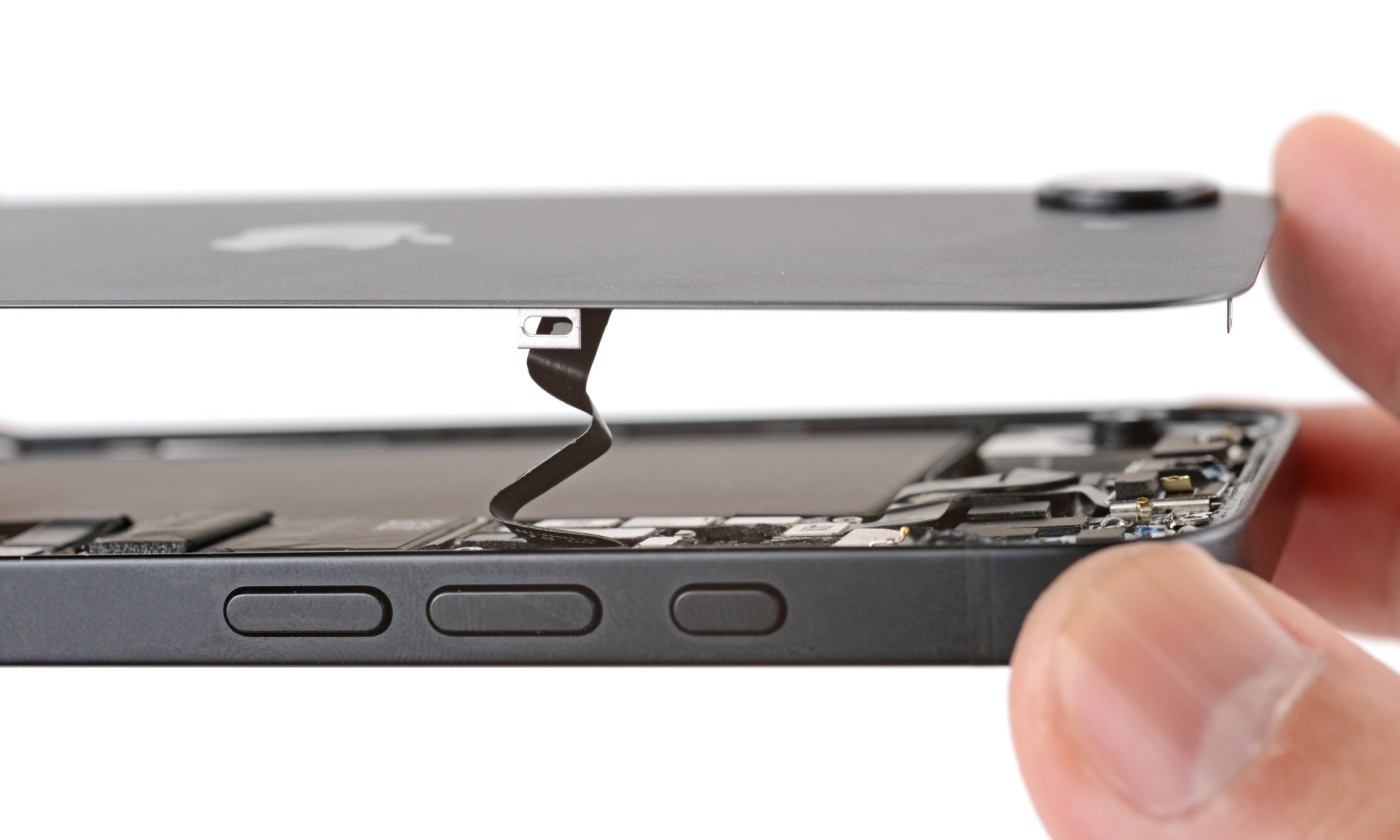 iPhone 16e: Krok w stronę naprawialności, ale z kompromisami