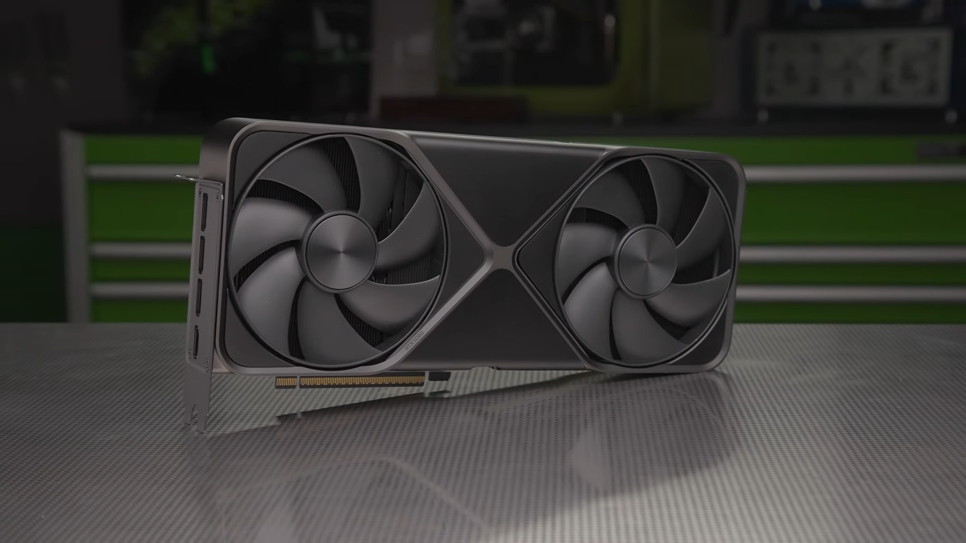 Chcesz GeForce RTX 5090? Musisz kupić 40 płyt głównych