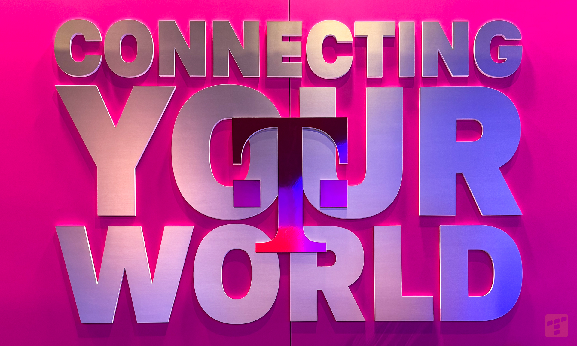 Deutsche Telekom i T-Mobile na MWC 2025: sztuczna inteligencja i zasięg z drona