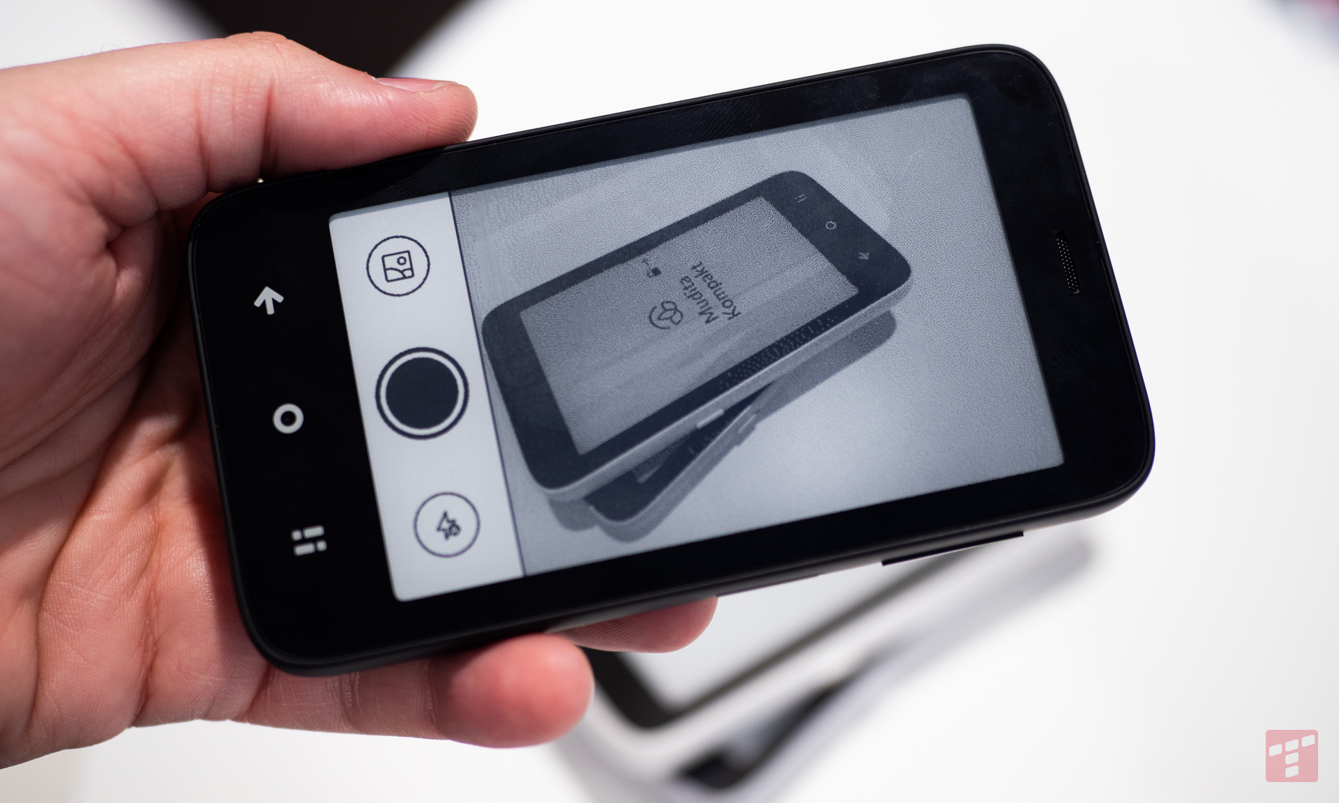 Pierwsze chwile z Mudita Kompakt. Polski smartfon hitem MWC