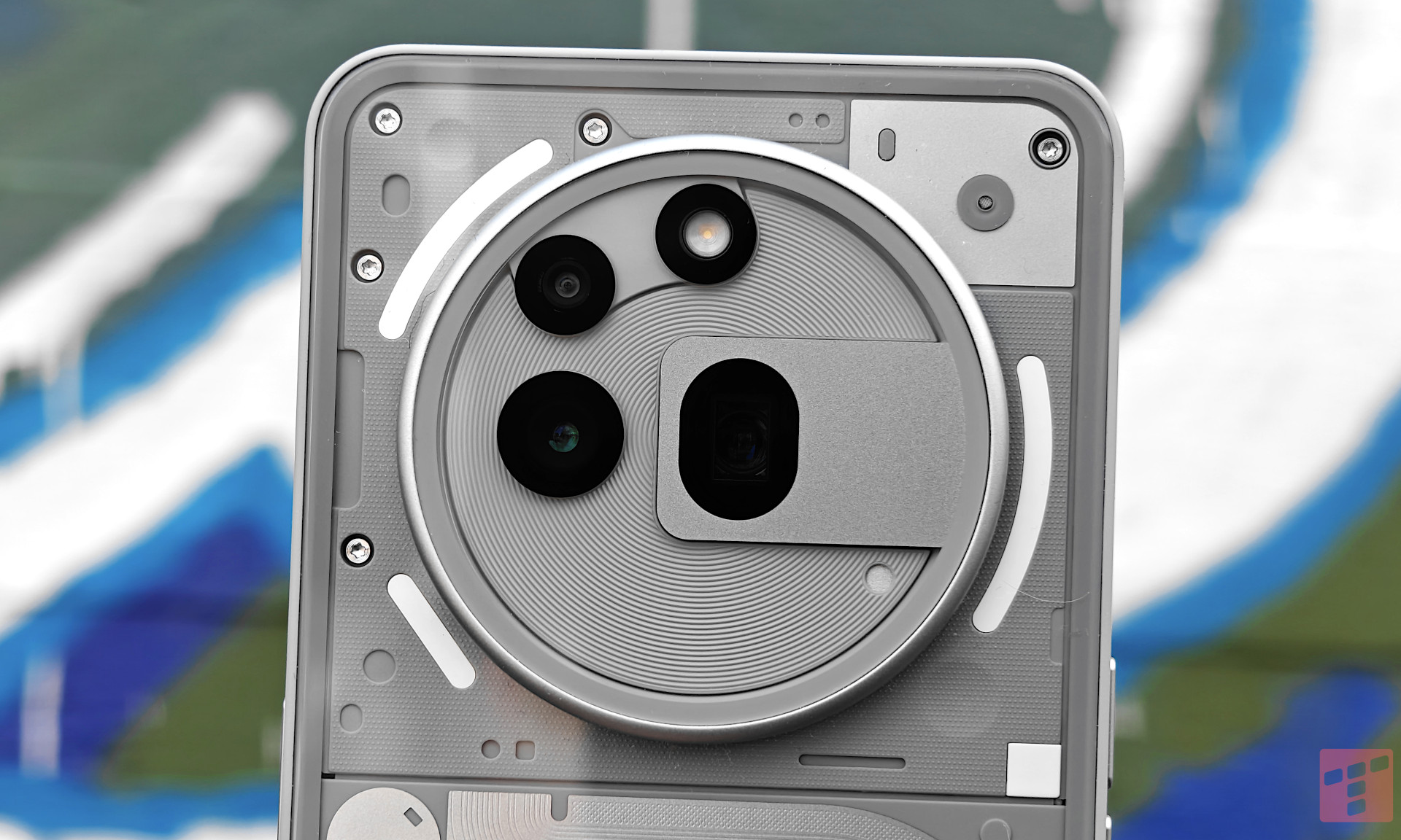 Nothing Phone (3a) i (3a) Pro: oryginalne i bardzo opłacalne (test)