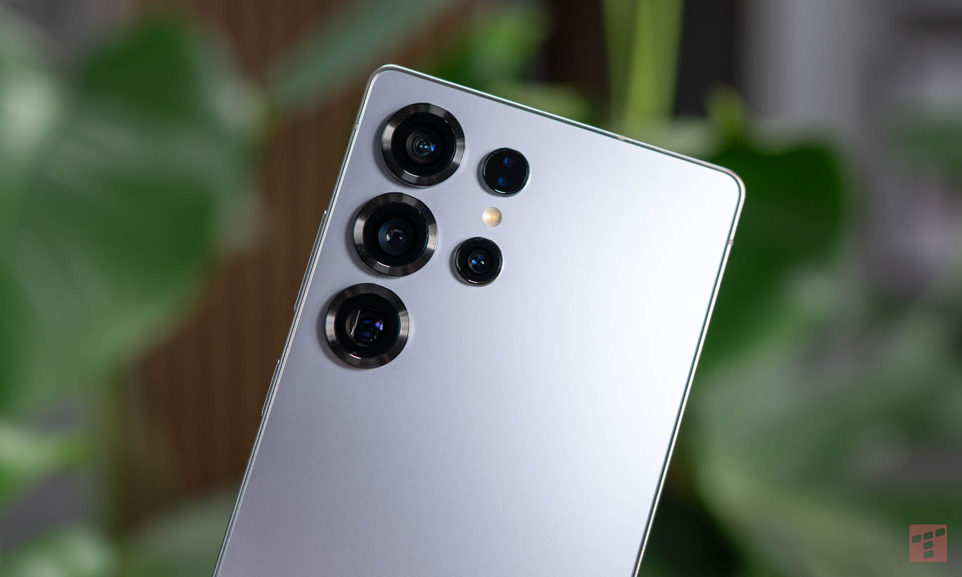 Samsung Galaxy S26 Ultra: mniej aparatów, większa bateria