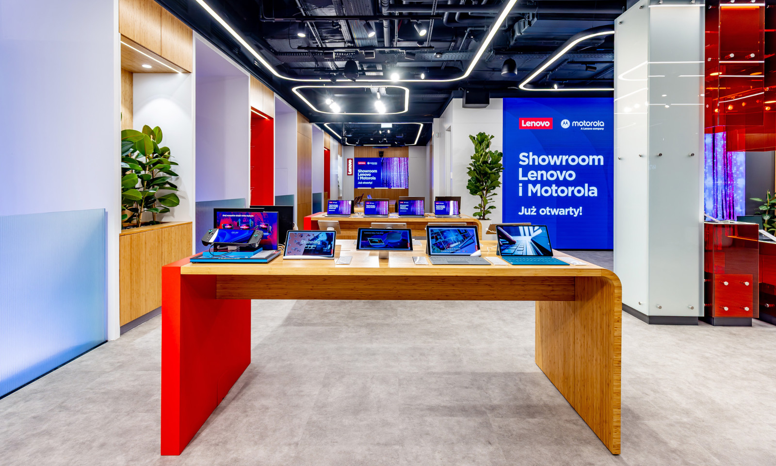 Lenovo i Motorola otwierają pierwszy showroom. Na start promocje