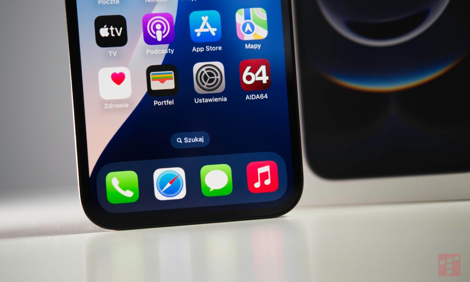 Niech bieda hejtuje – ja go uwielbiam. Test iPhone 16e