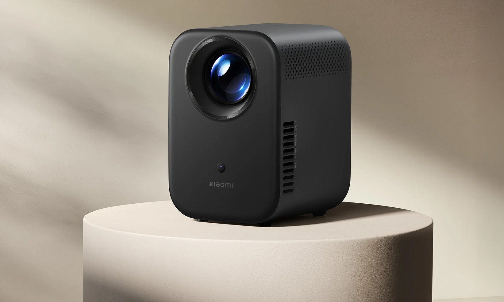 Xiaomi Smart Projector L1 debiutuje w Europie. Ma wszystko oprócz jednego