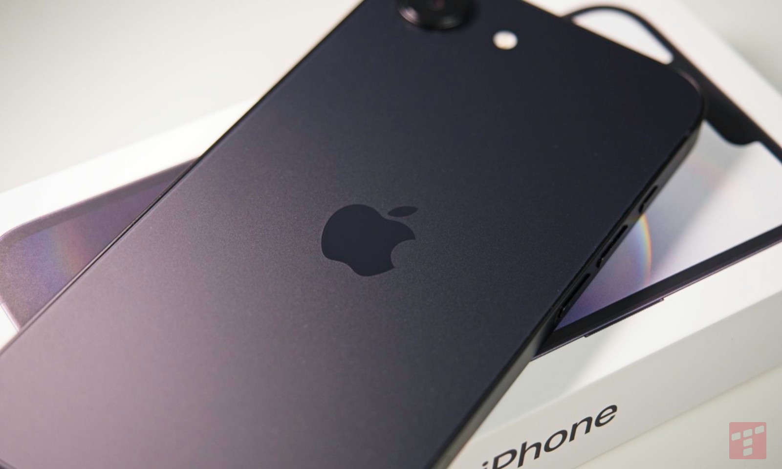 Apple wygrywa kwartał, Samsung spada z tronu