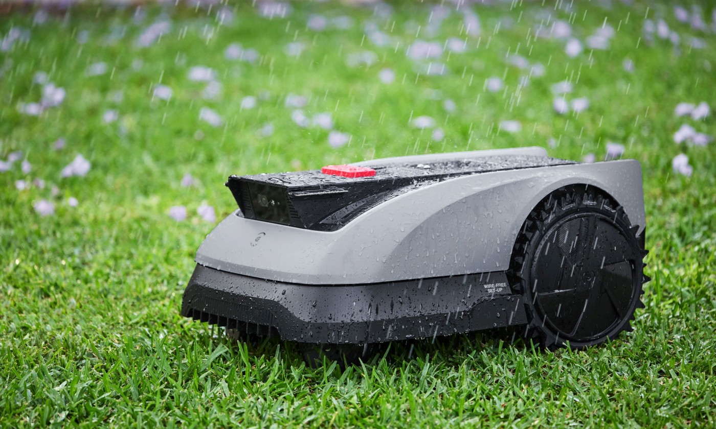 Inteligentny ogrodnik wkracza do akcji. Oto nowy robot koszący Ecovacs