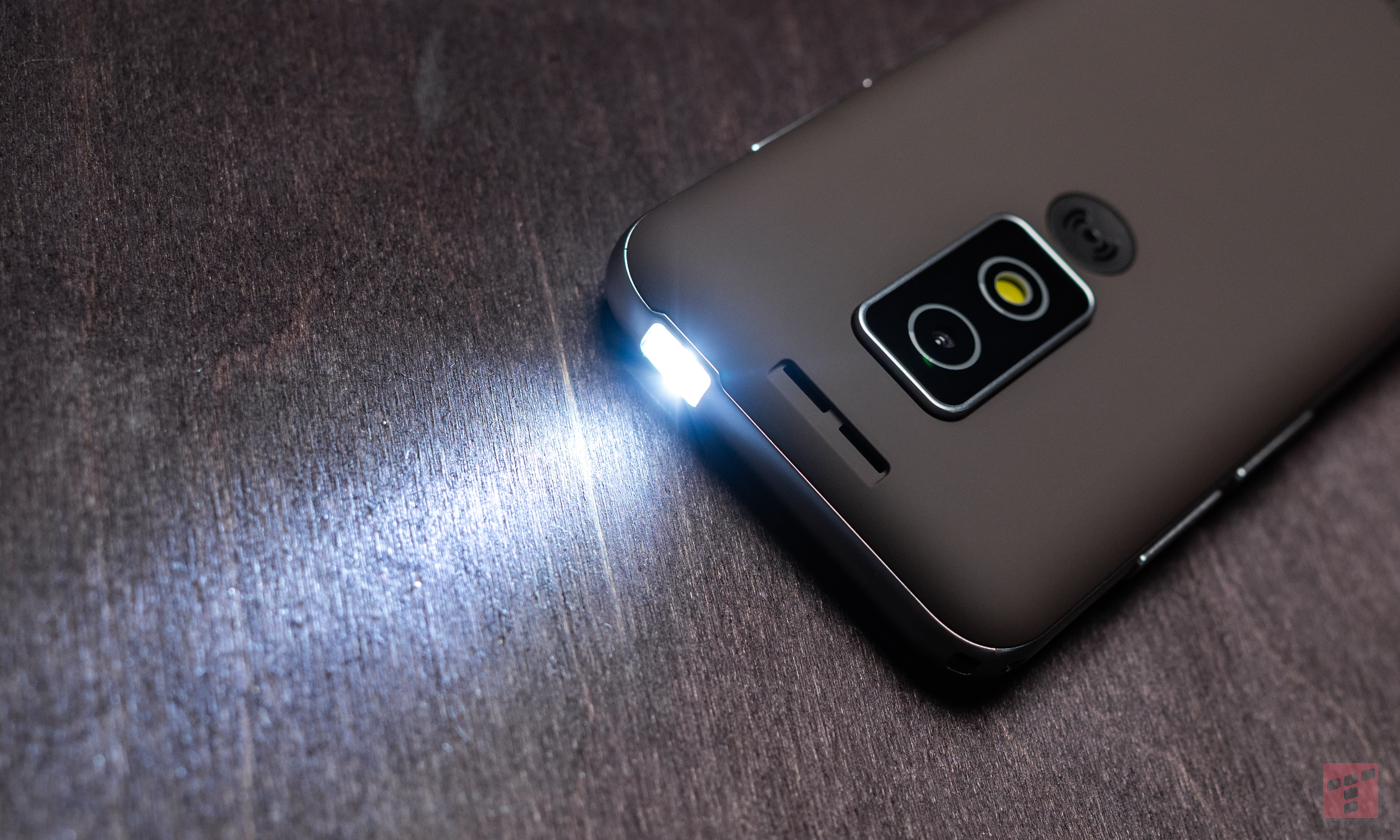 Zapomnij o smartfonie. Bywa, że jest lepsza opcja