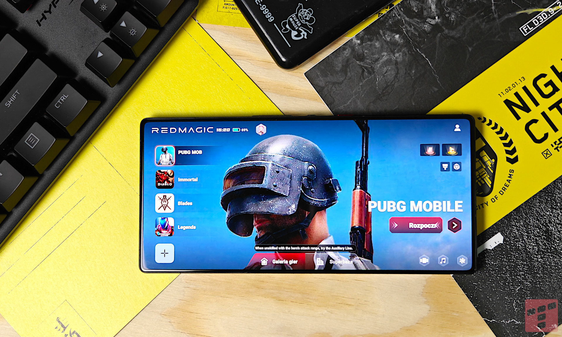 Redmagic 10 Pro: Ekran bez wycięcia i bateria 7050 mAh (test)