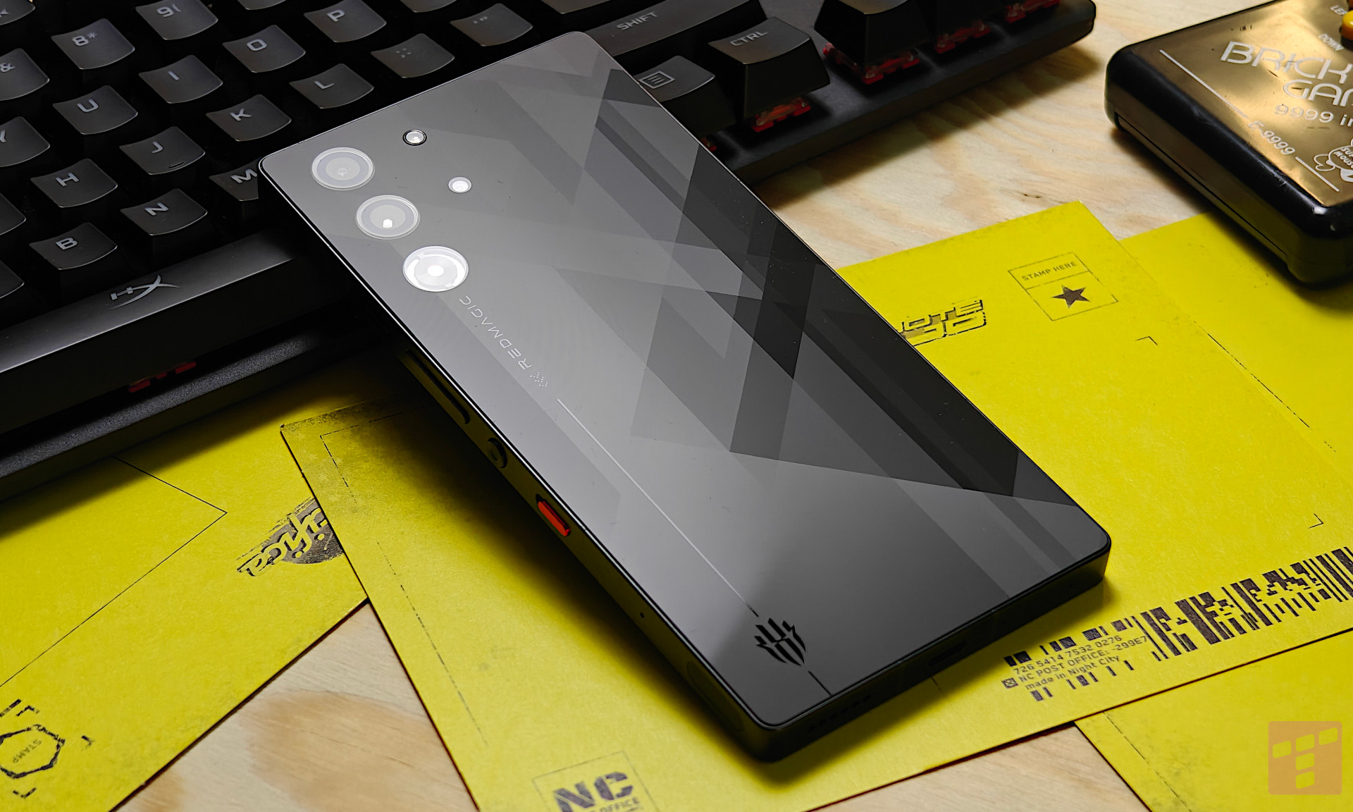 Redmagic 10 Pro: Ekran bez wycięcia i bateria 7050 mAh (test)