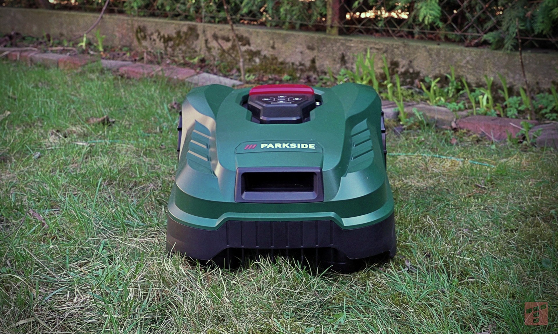 Pędź do Lidla. Za 999 zł kupisz robota koszącego Parkside