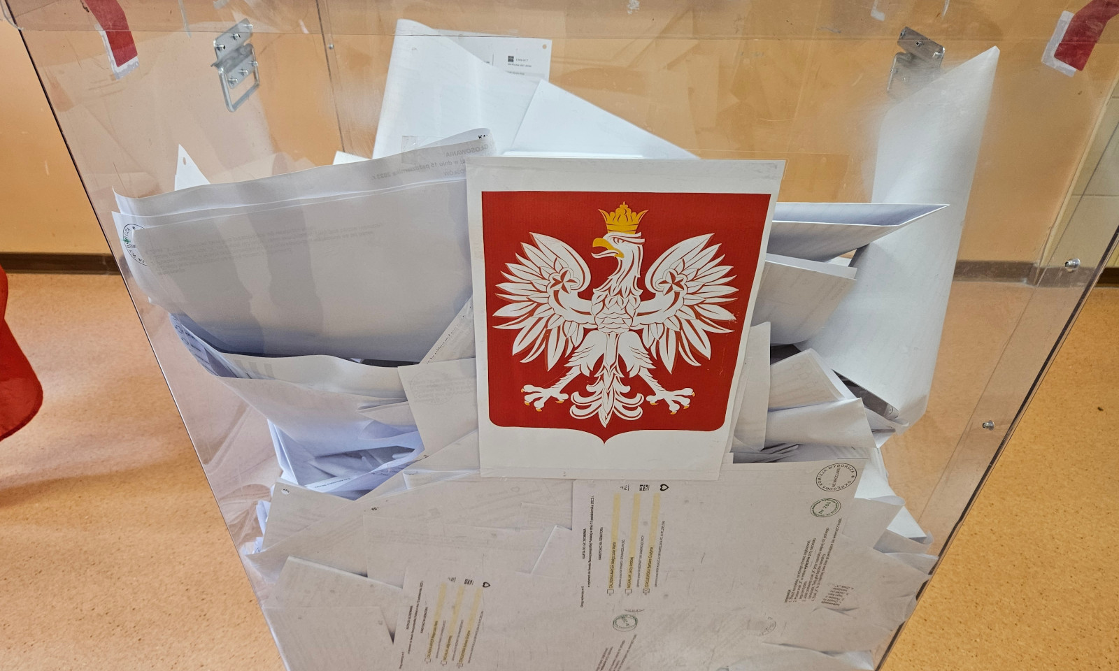 PKW przekłada datę wyborów? NASK ostrzega przed dezinformacją