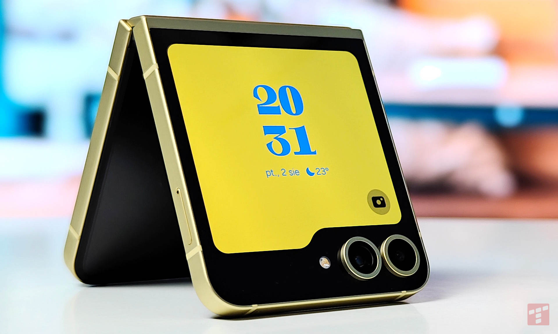 Galaxy Z Flip FE zauważony w bazie Geekbench. Ma Exynosa