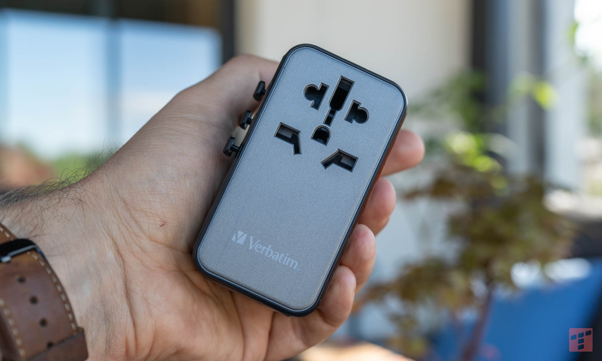 Verbatim Charge ‘n’ Travel Diamond 140W – jeden adapter, by rządzić wszystkimi gniazdkami (test)