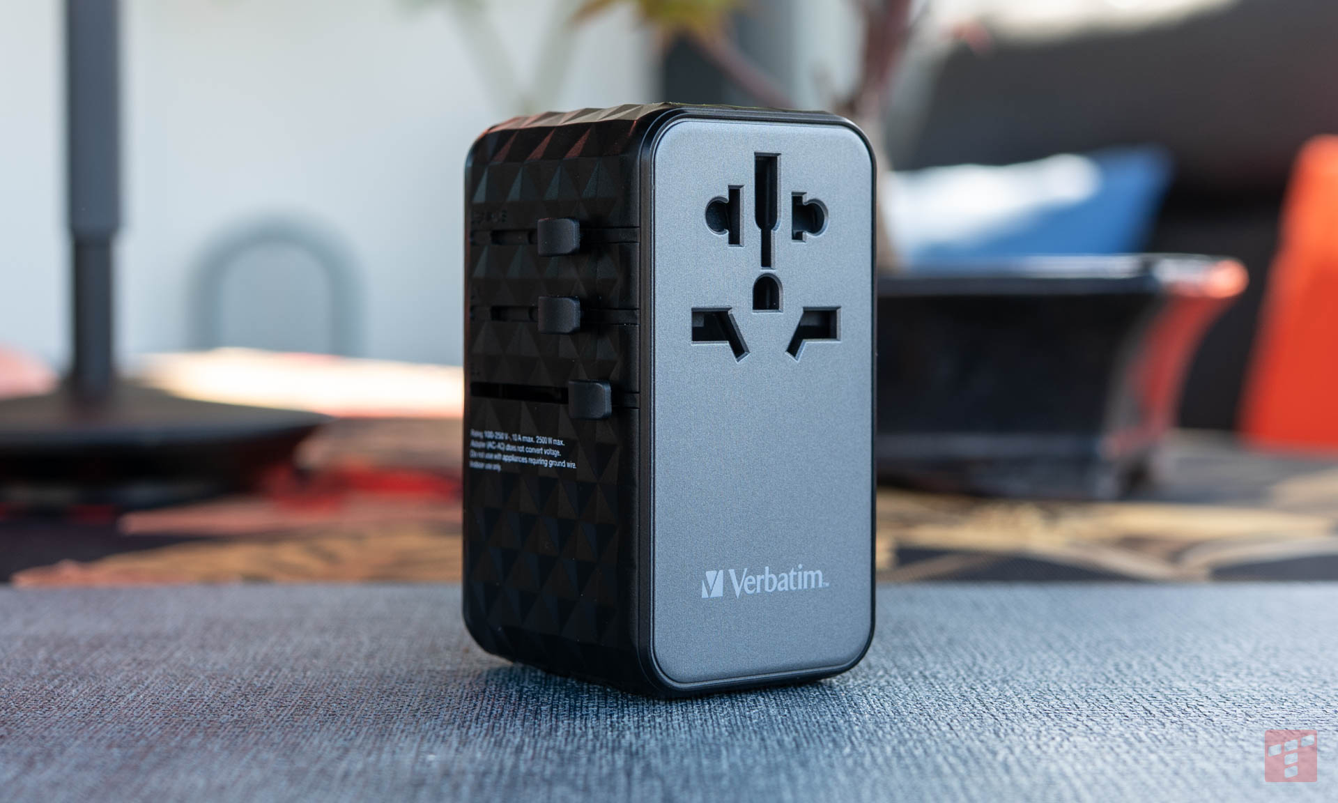 Verbatim Charge ‘n’ Travel Diamond 140W – jeden adapter, by rządzić wszystkimi gniazdkami (test)
