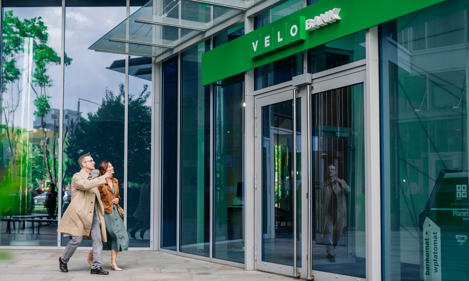 VeloBank przejmuje znany bank. Co z klientami?