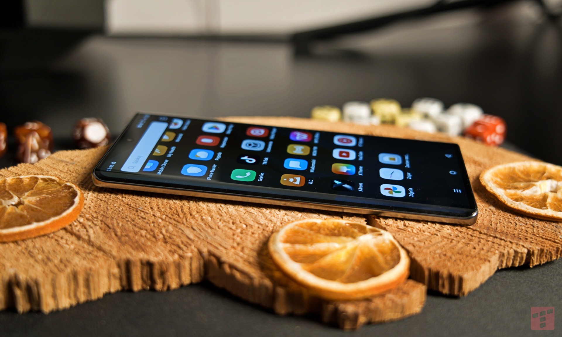 Smukłe smartfony nie muszą być drogie. Test Infinix Hot 50 Pro+