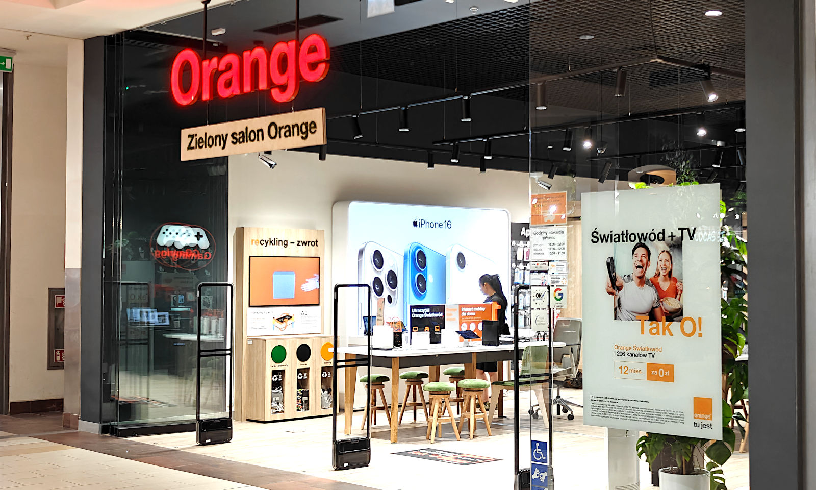 Orange daje usługi bez limitu za darmo. Zobacz, jak skorzystać