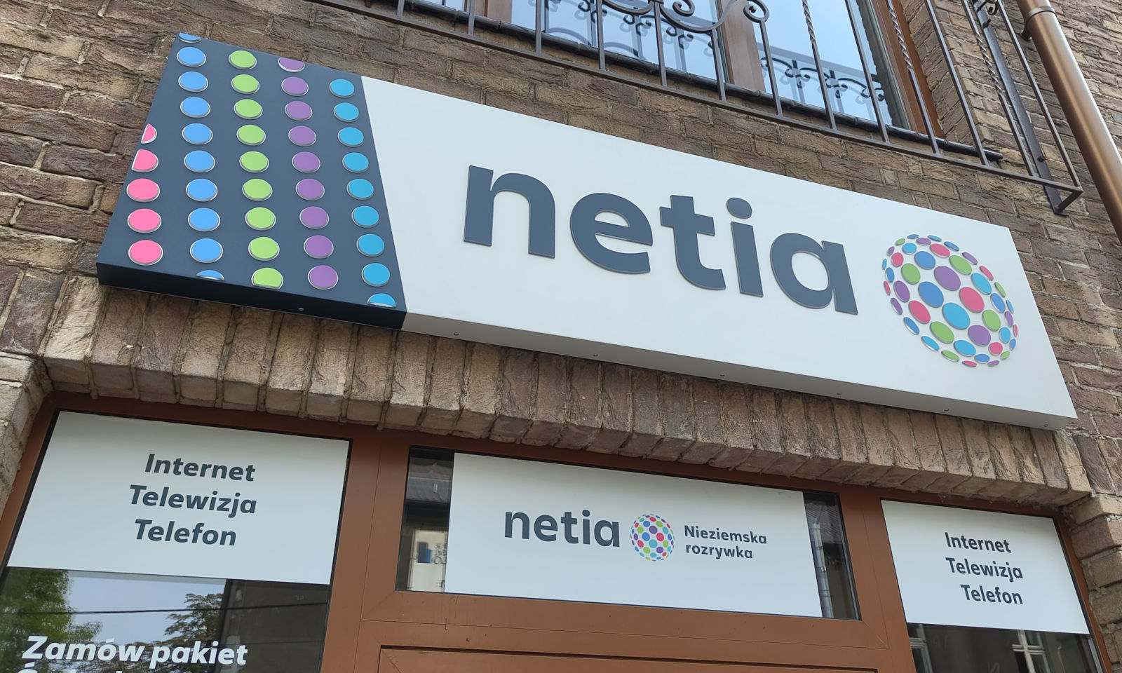 Netia otwiera okno. Darmowe kanały przez cały czerwiec
