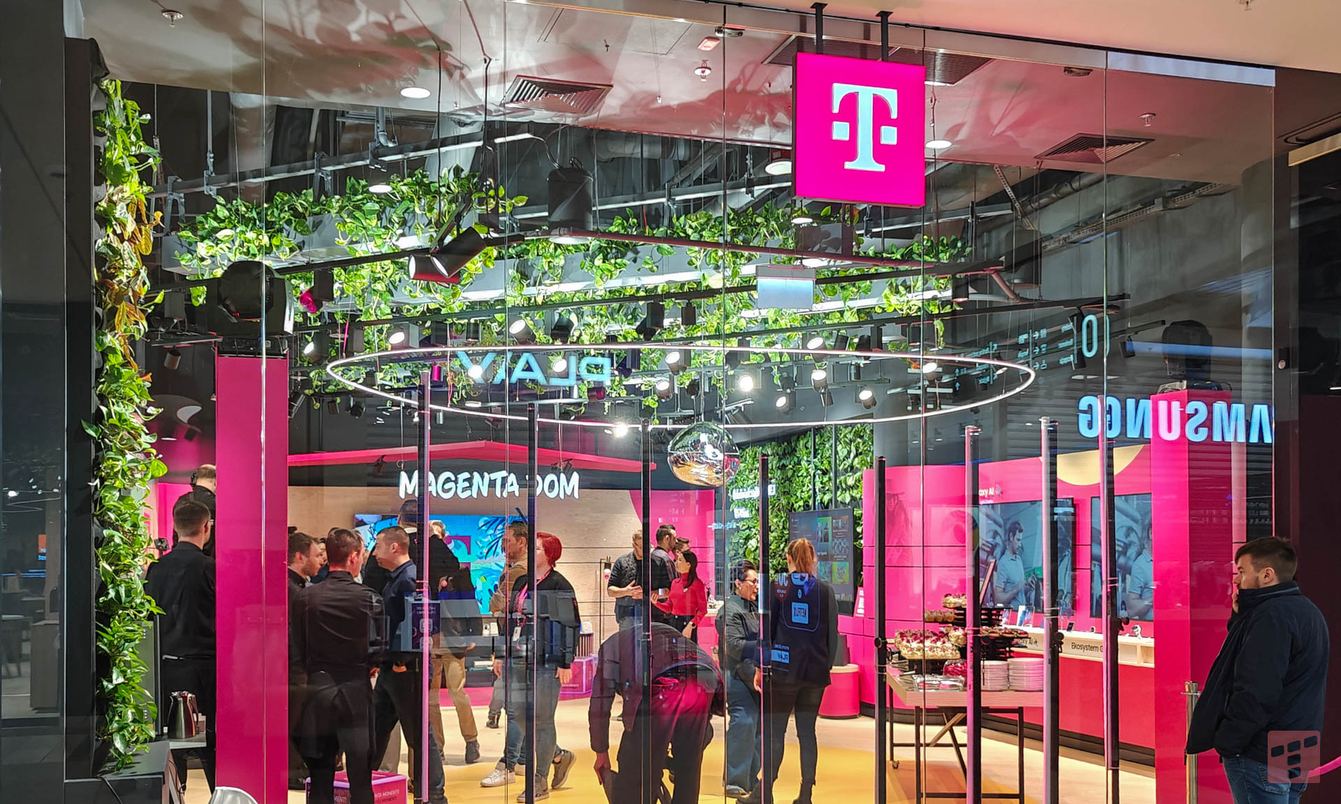T-Mobile z nowym pakietem. Przyda się do końca roku