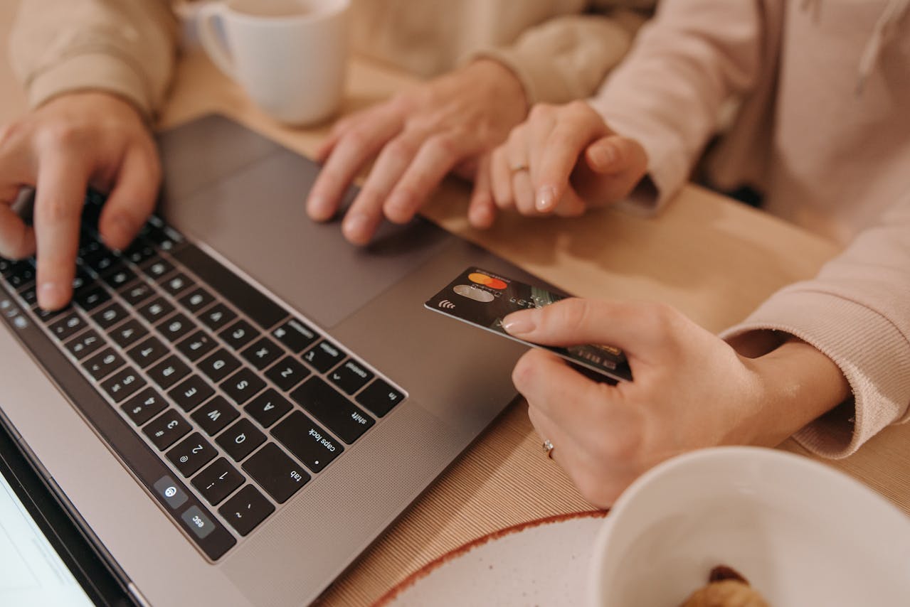 Monitoring cen w e-commerce – przegląd platform i systemów wspierających sprzedaż