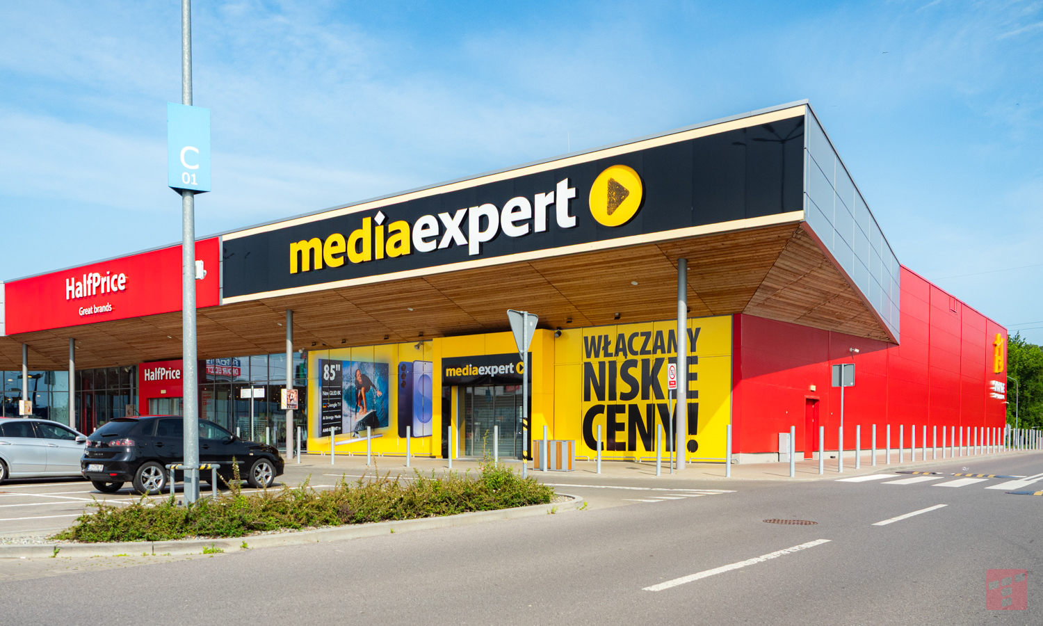 Rozpoczął się sezon niebezpiecznych burz. Ten gadżet z Media Expert to coś, co musisz mieć
