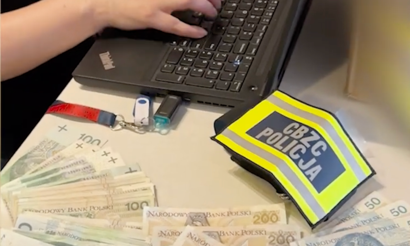 Nowy rodzaj wakacyjnego oszustwa czycha na Polaków. Ofiary straciły 2 miliony złotych
