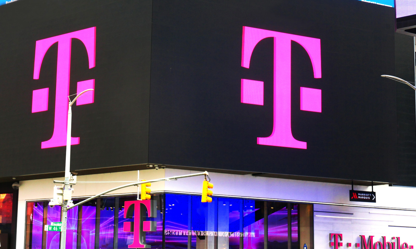 Prezes T-Mobile do zwolnienia. Koniec walki o klientów – będzie drożej