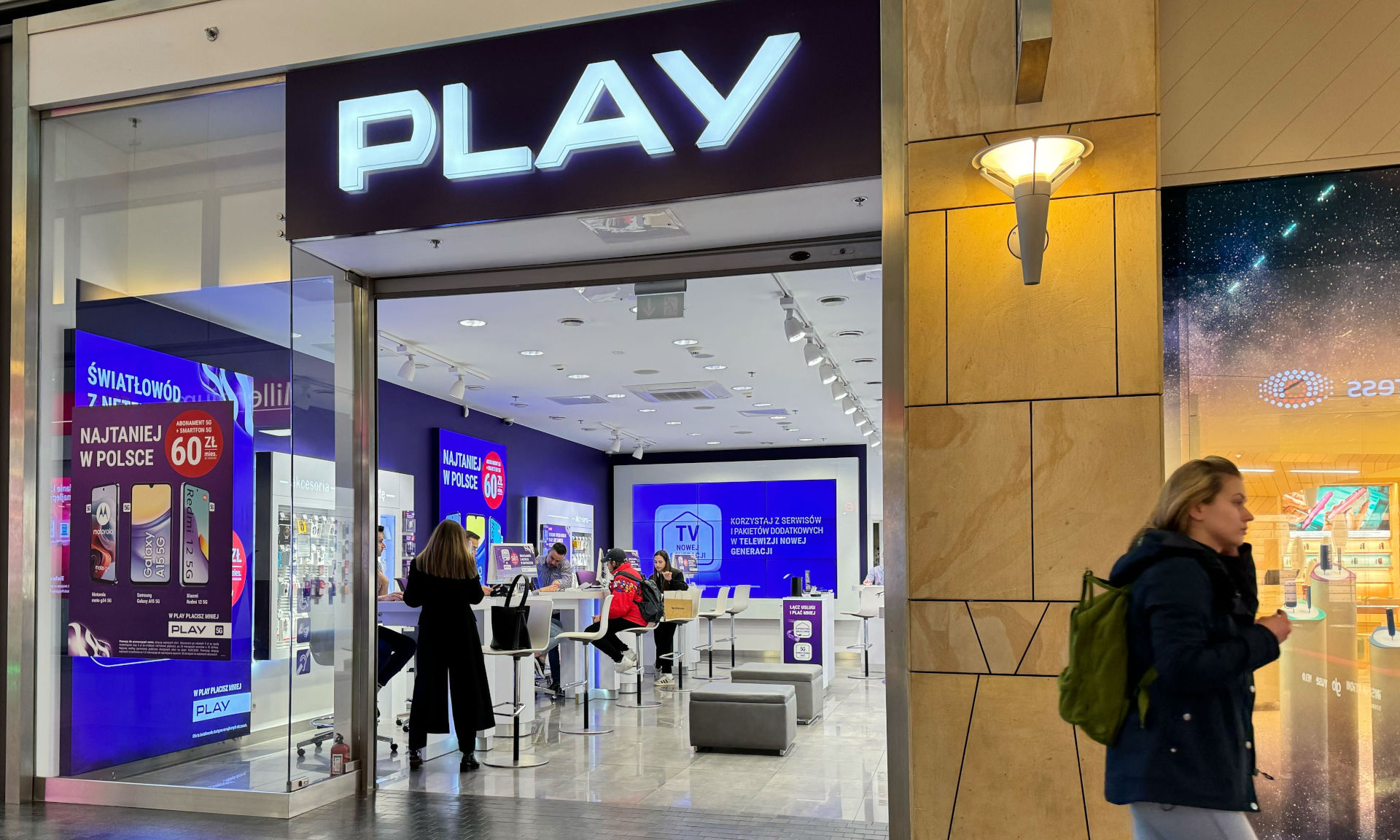 Play z nową promocją. Abonament 5G bez limitów za 50 zł