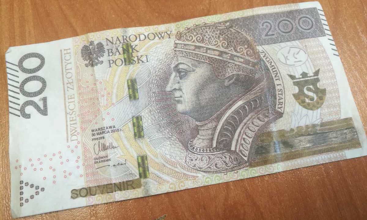 Zapłacił gotówką za zakupy w piekarni. Grozi mu więzienie