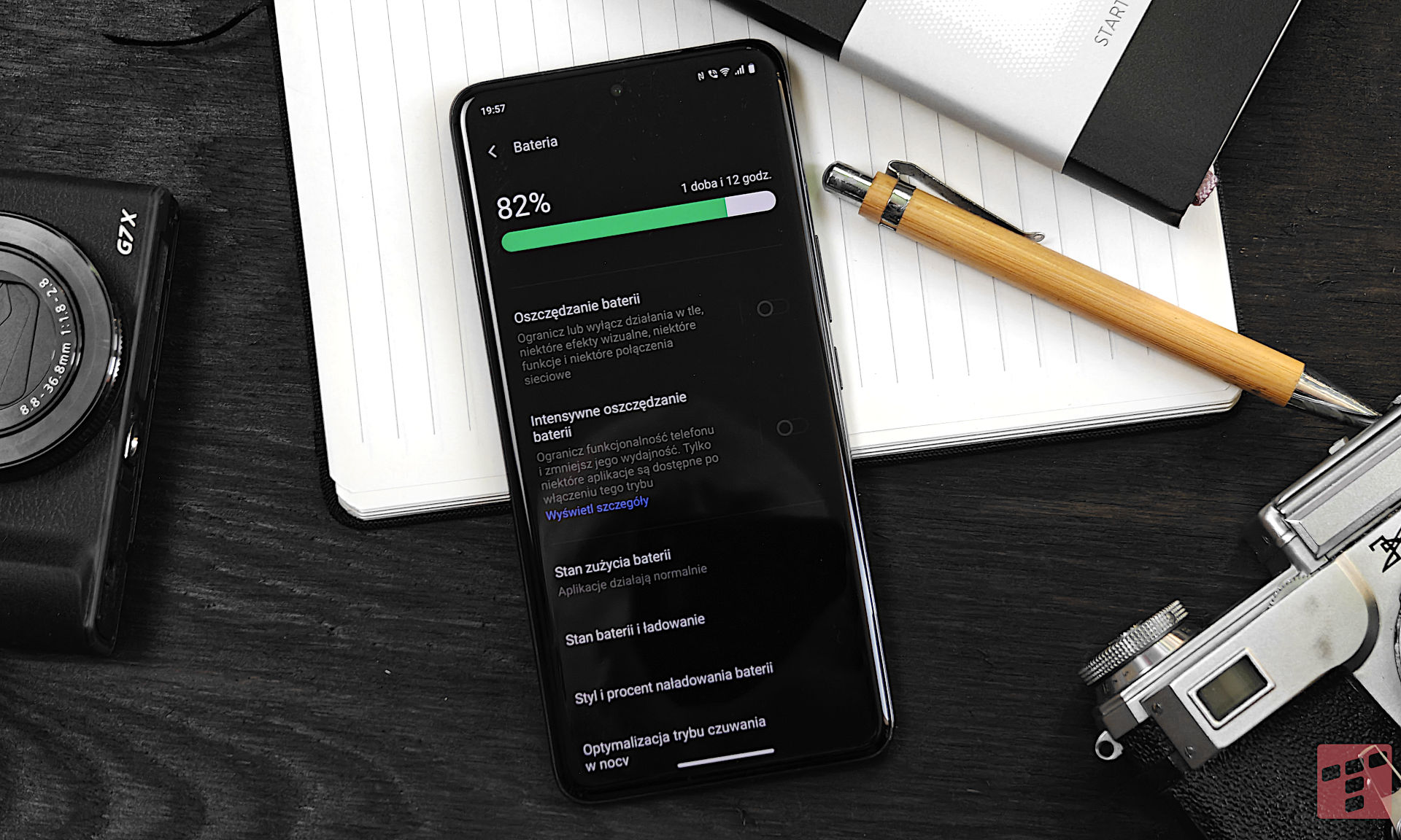 Vivo V50: aparat ZEISS, światło Aura i duża bateria (test)