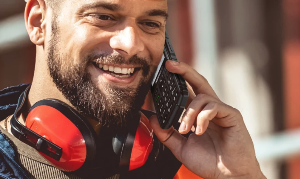 Hammer Horizon LTE w sprzedaży. To pancerny klasyk z VoLTE