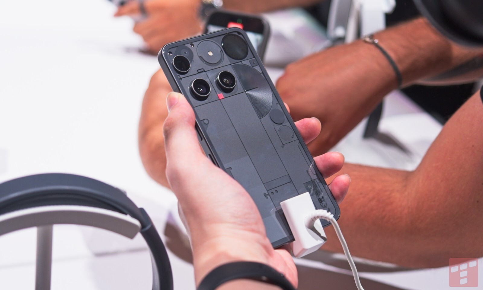 Nothing Phone (3) oficjalnie. Ma potężny procesor i ekran jak słońce