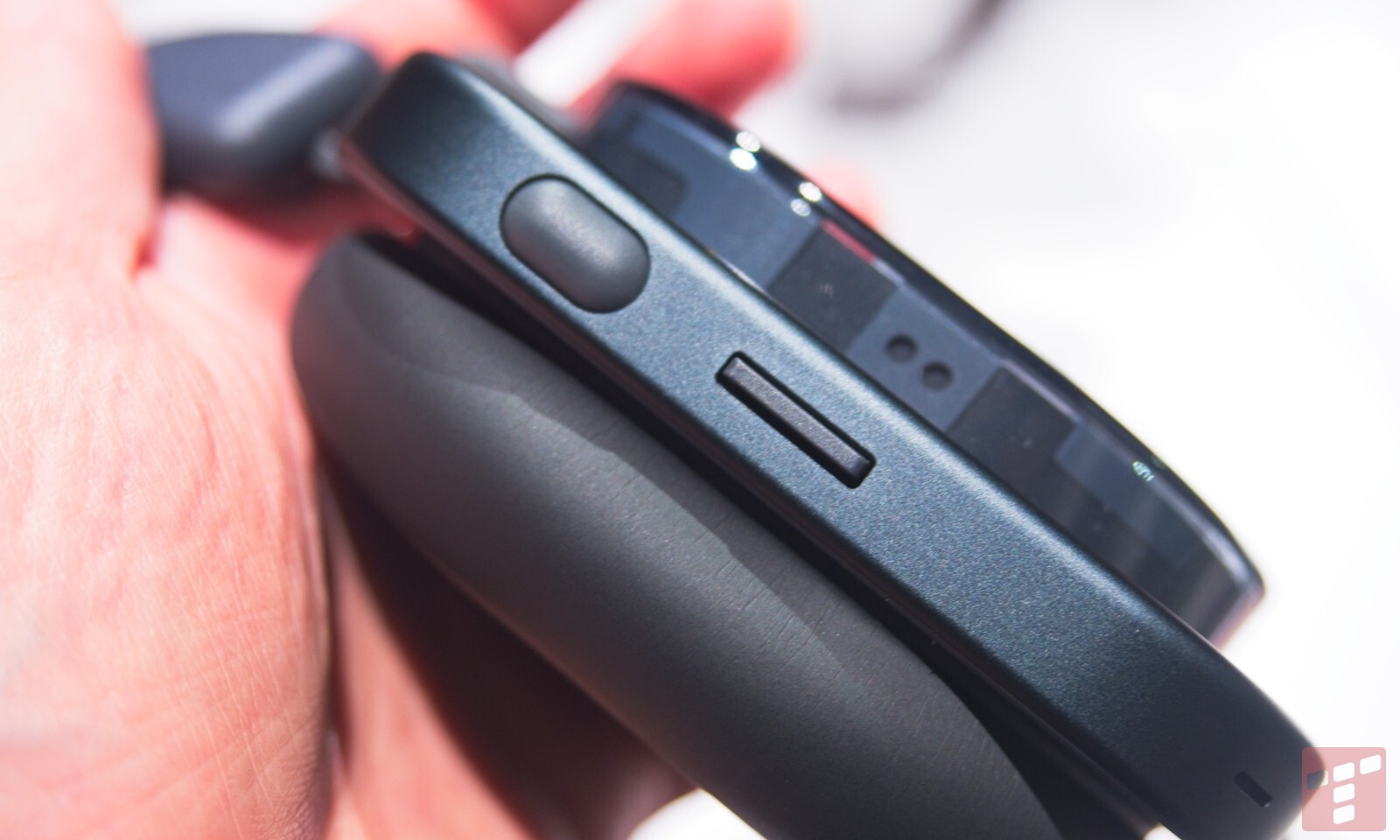 Nothing Headphone (1): dźwięk od legendy i powrót do przycisków