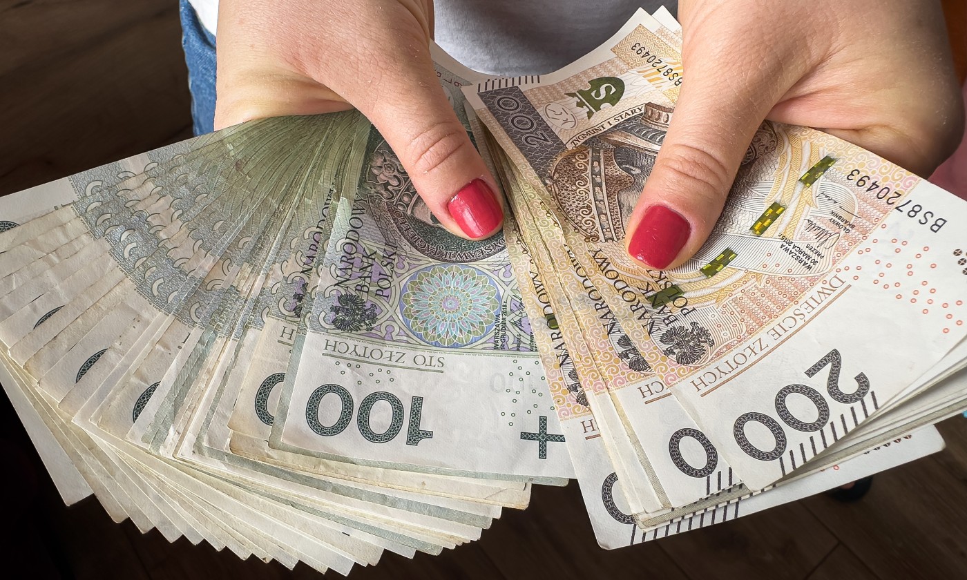Wpadła w pułapkę „łatwych pieniędzy”. Straciła 345 tysięcy złotych
