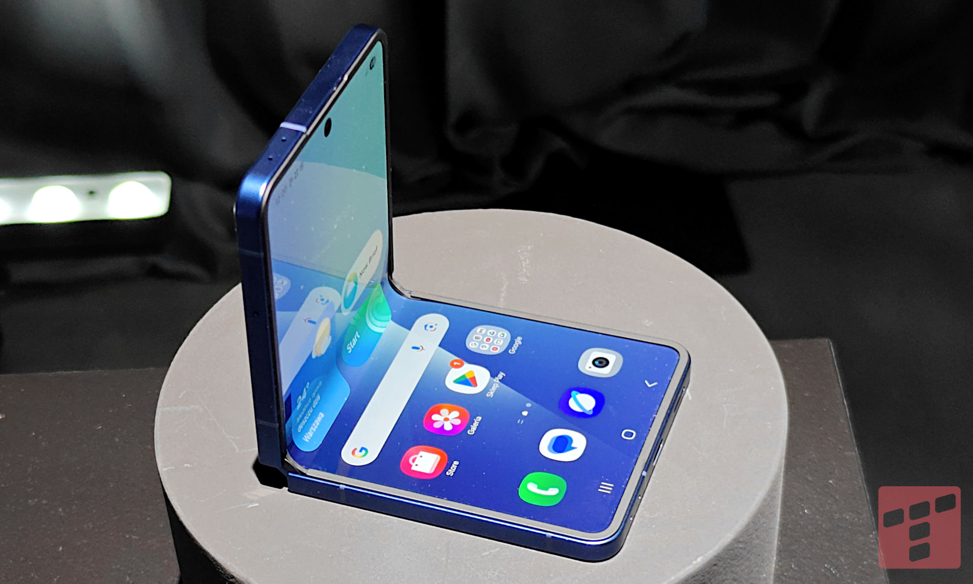 Galaxy Z Flip7 oficjalnie. Nowy, lepszy klapkowiec i model dla fanów